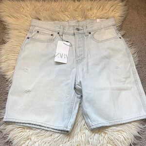Zara men’s distressed denim short